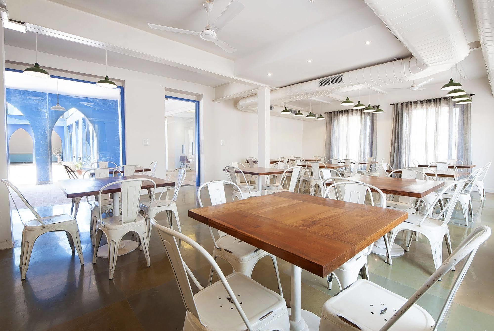 Bloom Boutique L Signature Towers Gurgaon Ngoại thất bức ảnh